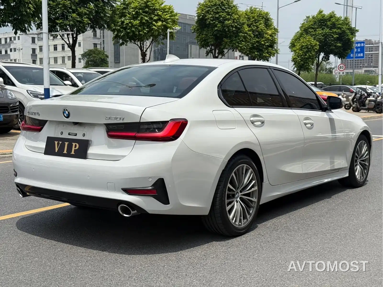 BMW 3 Series 2022 320i Sport Package — фото 9