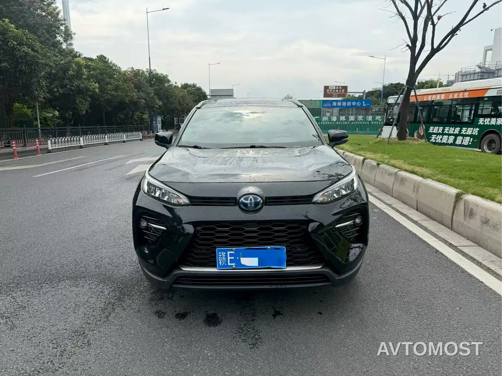Toyota Wildlander 2021 Hybrid 2.5L E-CVT AWD Luxury Edition — фото 2