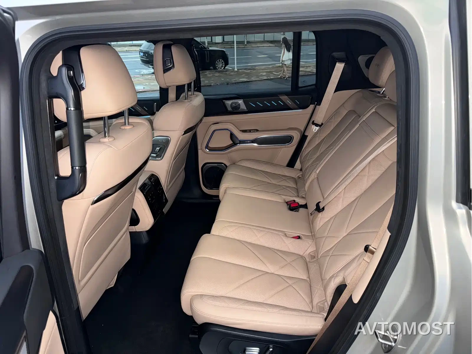 Fang Cheng Bao Leopard 8 2025 Zhiyong Flagship 7-Seater — фото 6
