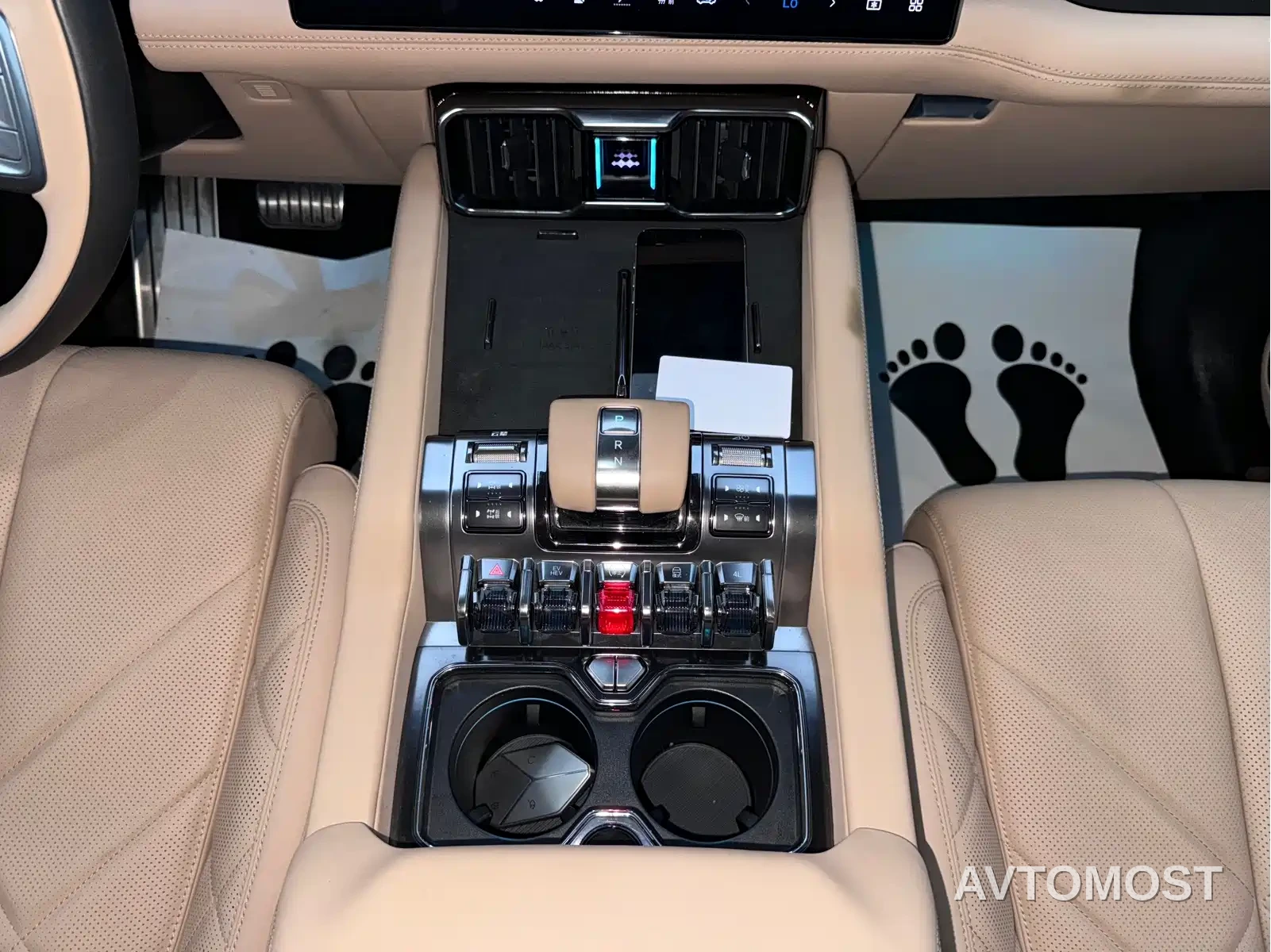 Fang Cheng Bao Leopard 8 2025 Zhiyong Flagship 7-Seater — фото 12