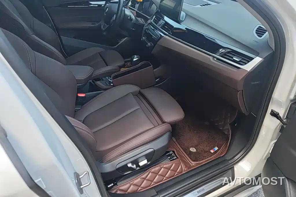 BMW X1 New Energy 2021 xDrive30Le Exclusive — фото 8