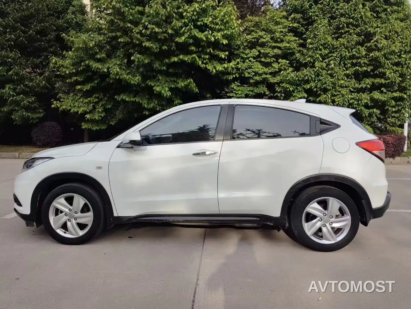 Honda Vezel 2022 1.5L CVT Phantom Night Pioneer Edition — фото 9