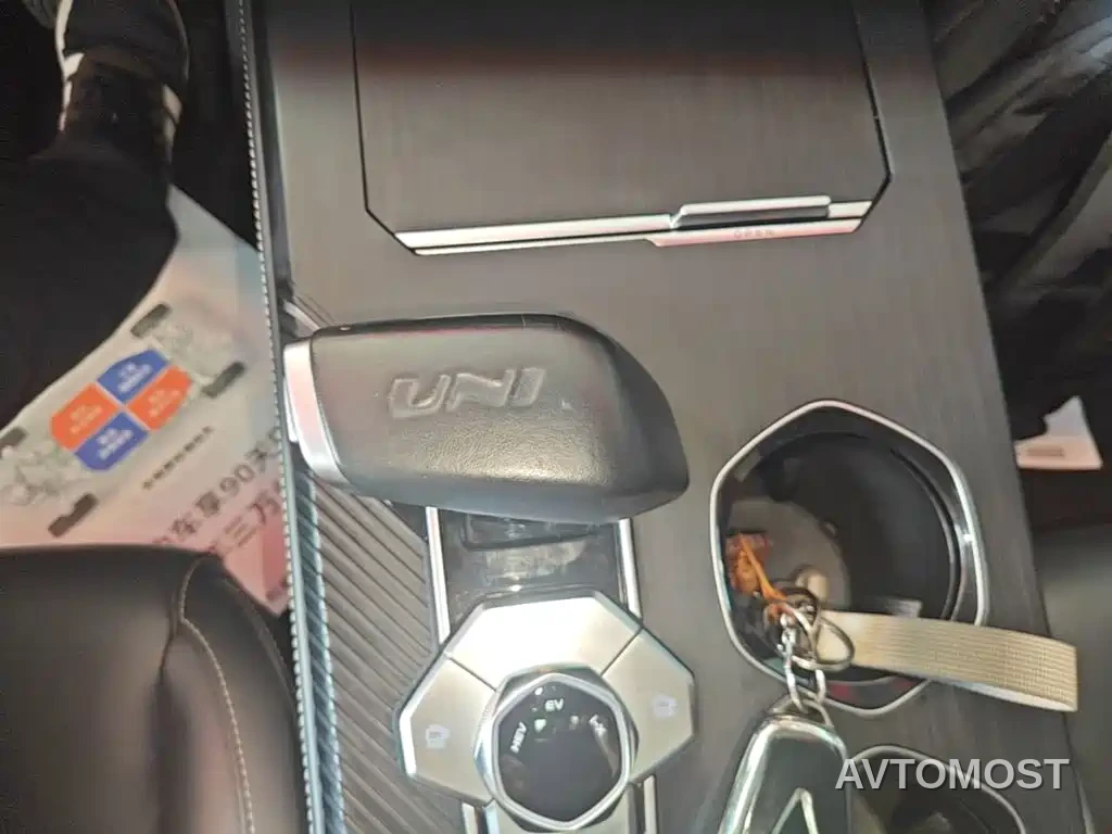 Changan UNI-K iDD 2023 Smart Electric iDD 1.5T 135km Smart Fun Edition — фото 12