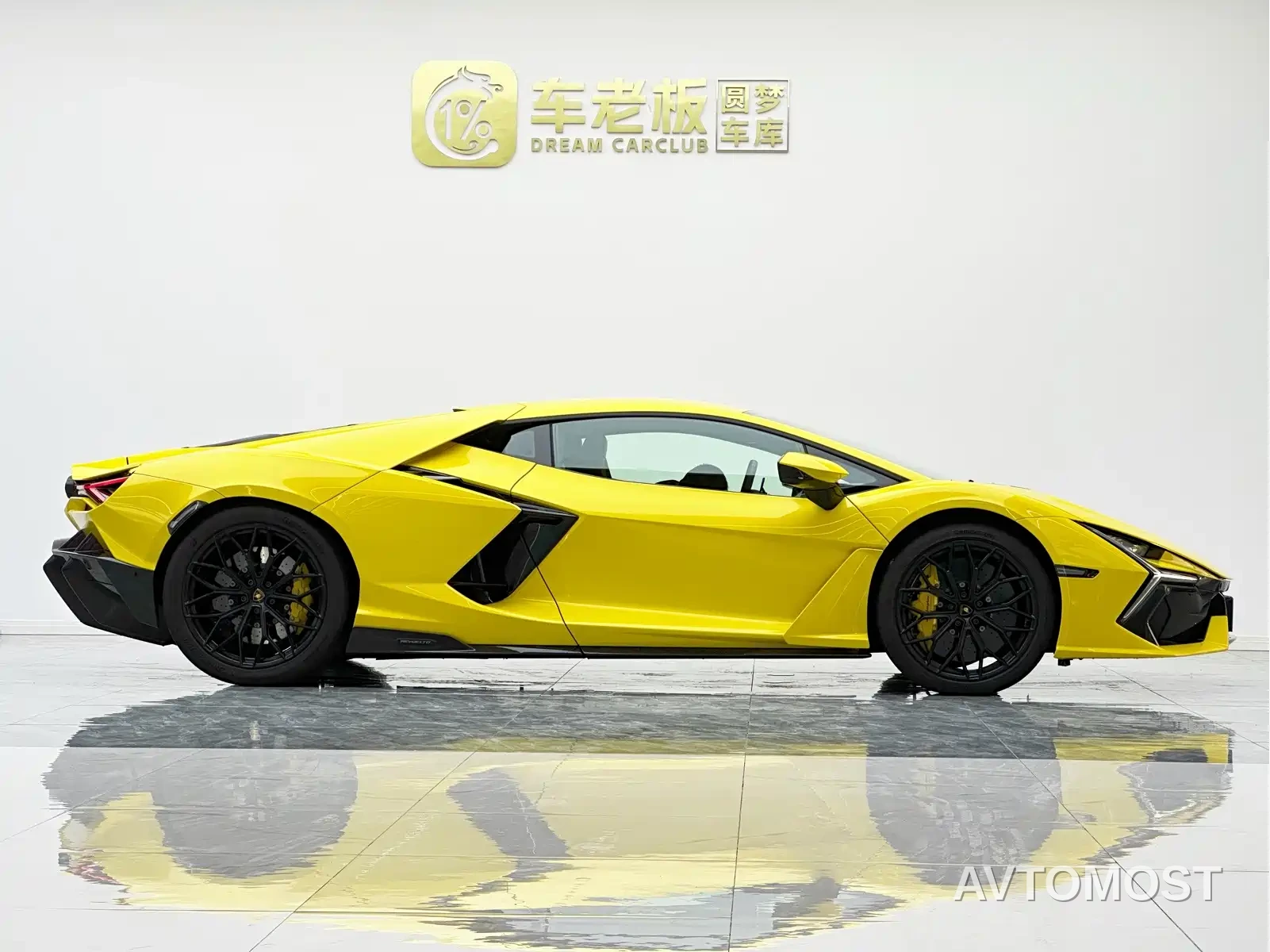 Lamborghini Revuelto 2023 6.5L PHEV Standard — фото 10