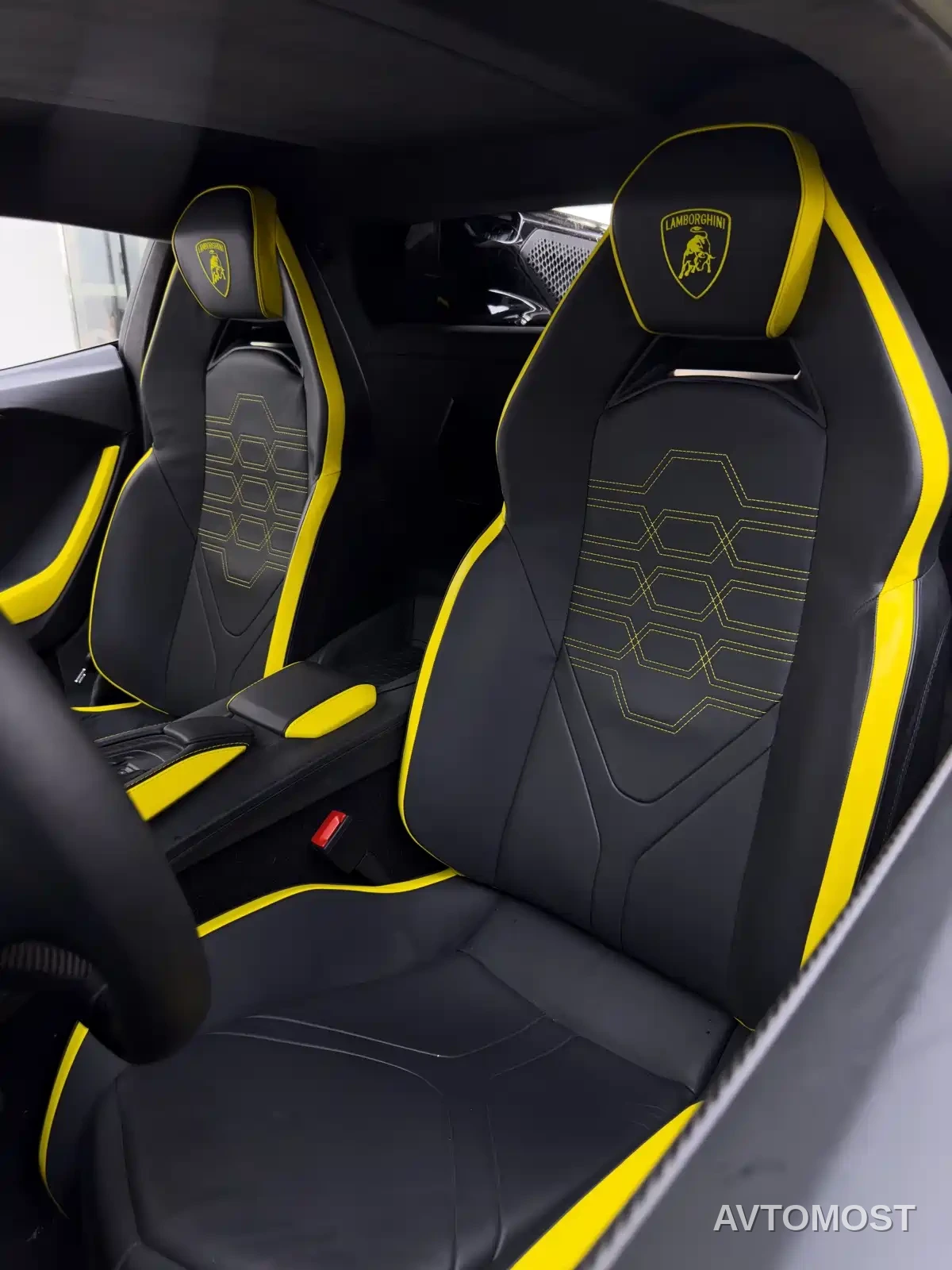 Lamborghini Revuelto 2023 6.5L PHEV Standard — фото 21