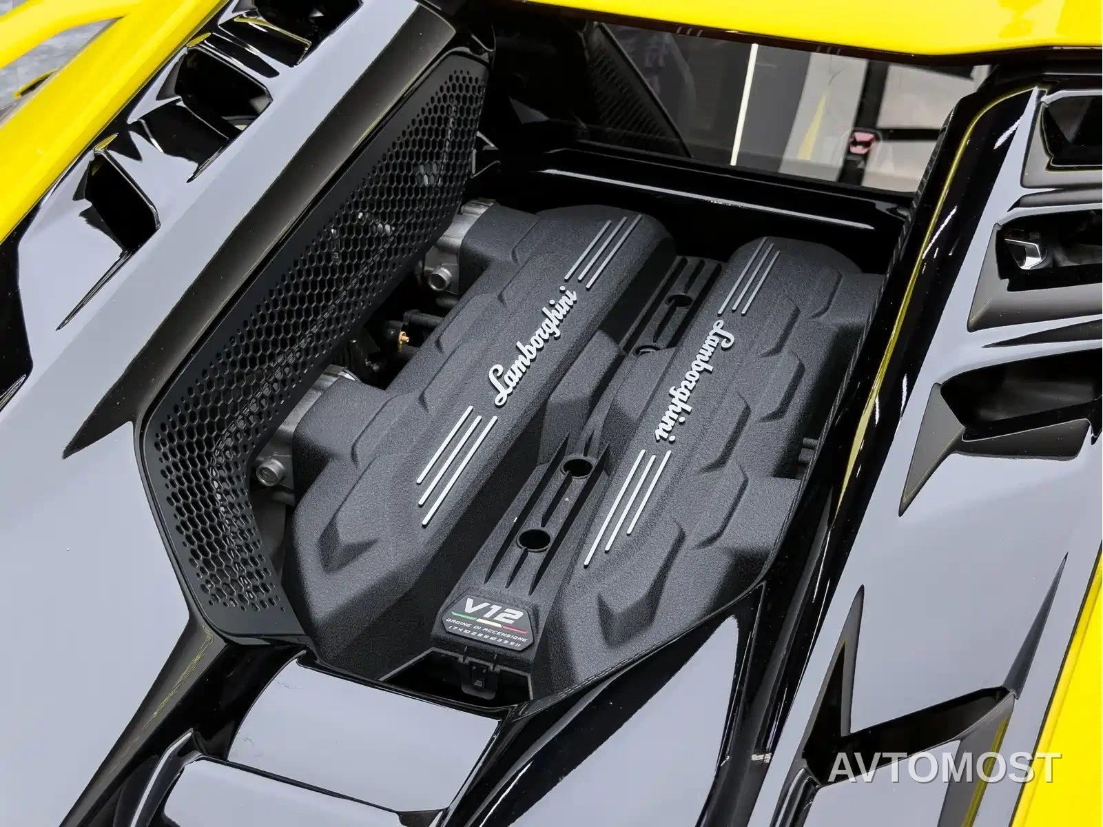 Lamborghini Revuelto 2023 6.5L PHEV Standard — фото 33