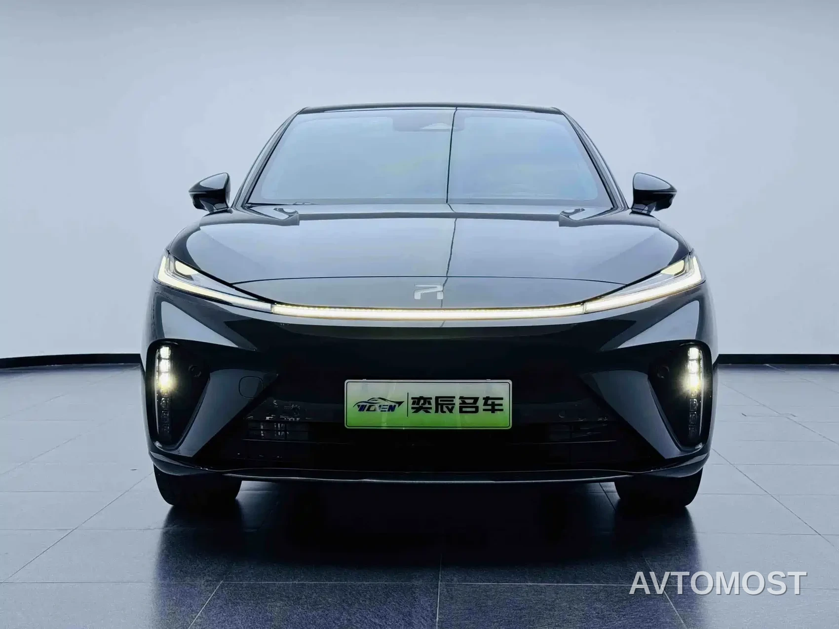 Roewe Feifan R7 2023 Long Range Screen Dominator Edition — фото 2