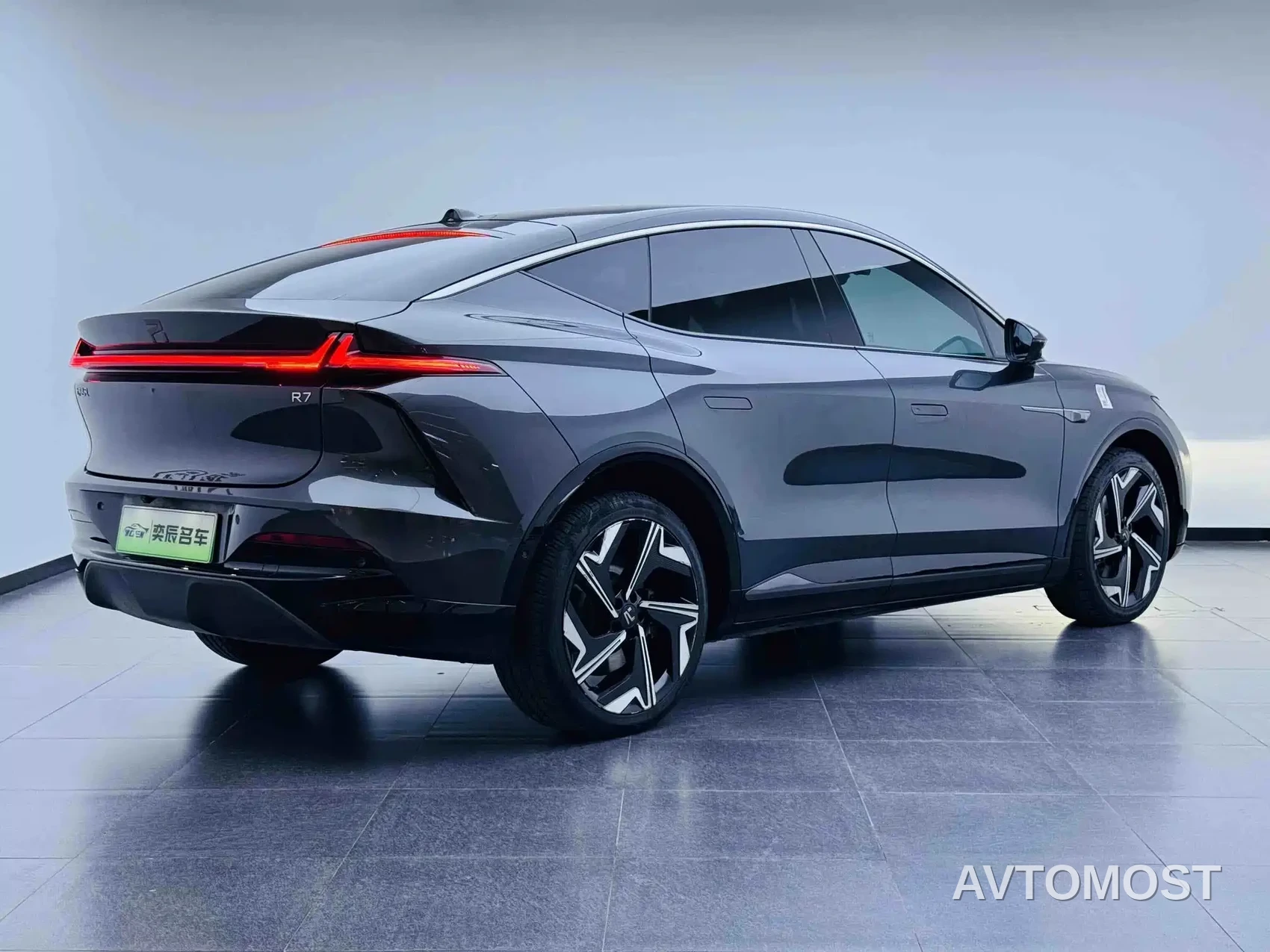Roewe Feifan R7 2023 Long Range Screen Dominator Edition — фото 6