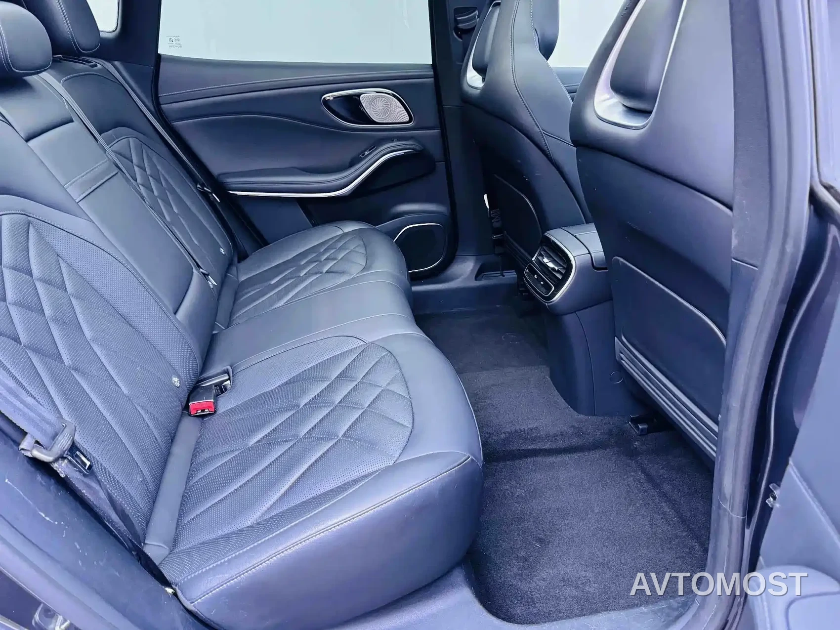 Roewe Feifan R7 2023 Long Range Screen Dominator Edition — фото 13