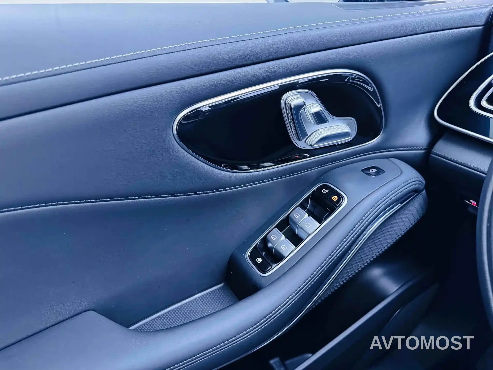Roewe Feifan R7 2023 Long Range Screen Dominator Edition — фото 17