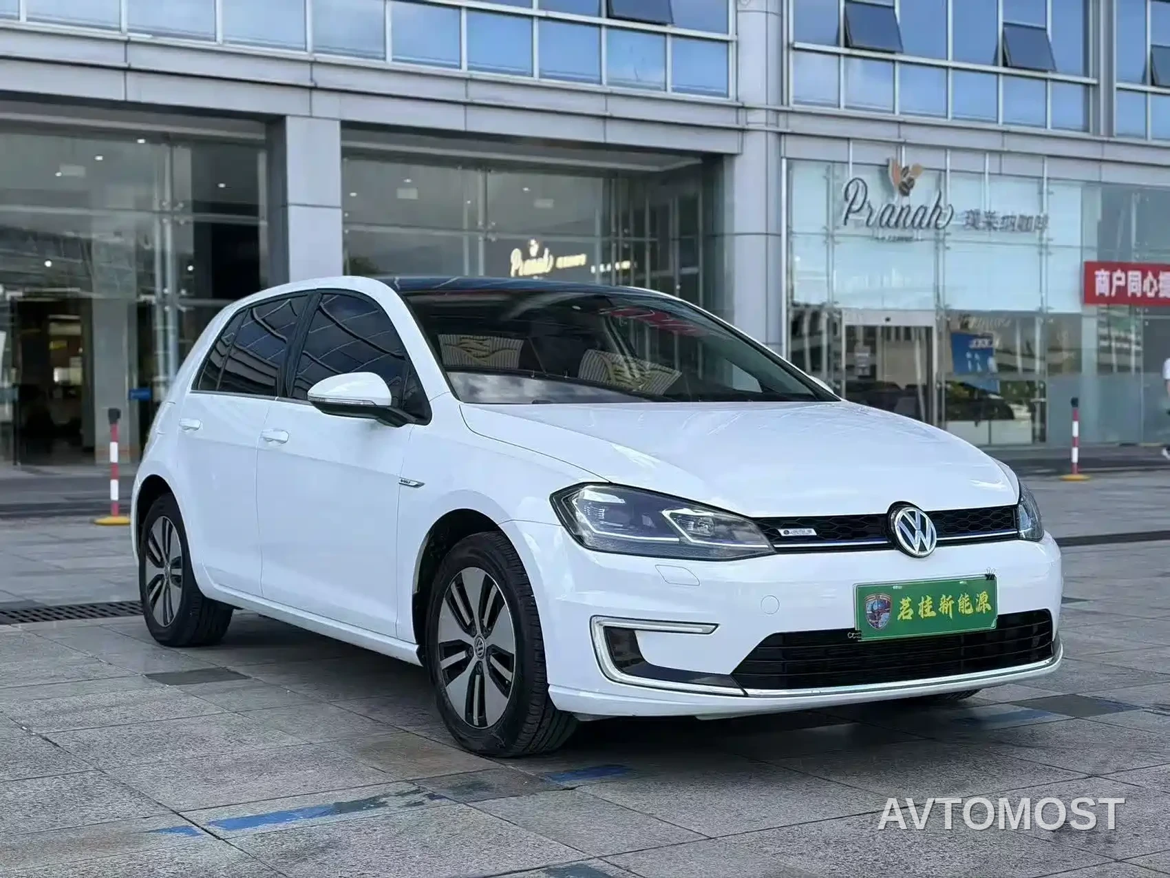 Volkswagen Golf Electric 2020 Chi — фото 3