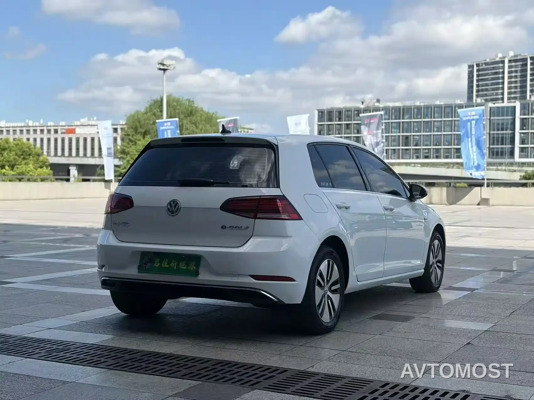 Volkswagen Golf Electric 2020 Chi — фото 6