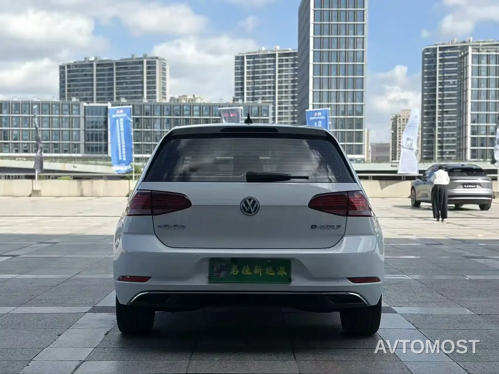 Volkswagen Golf Electric 2020 Chi — фото 7