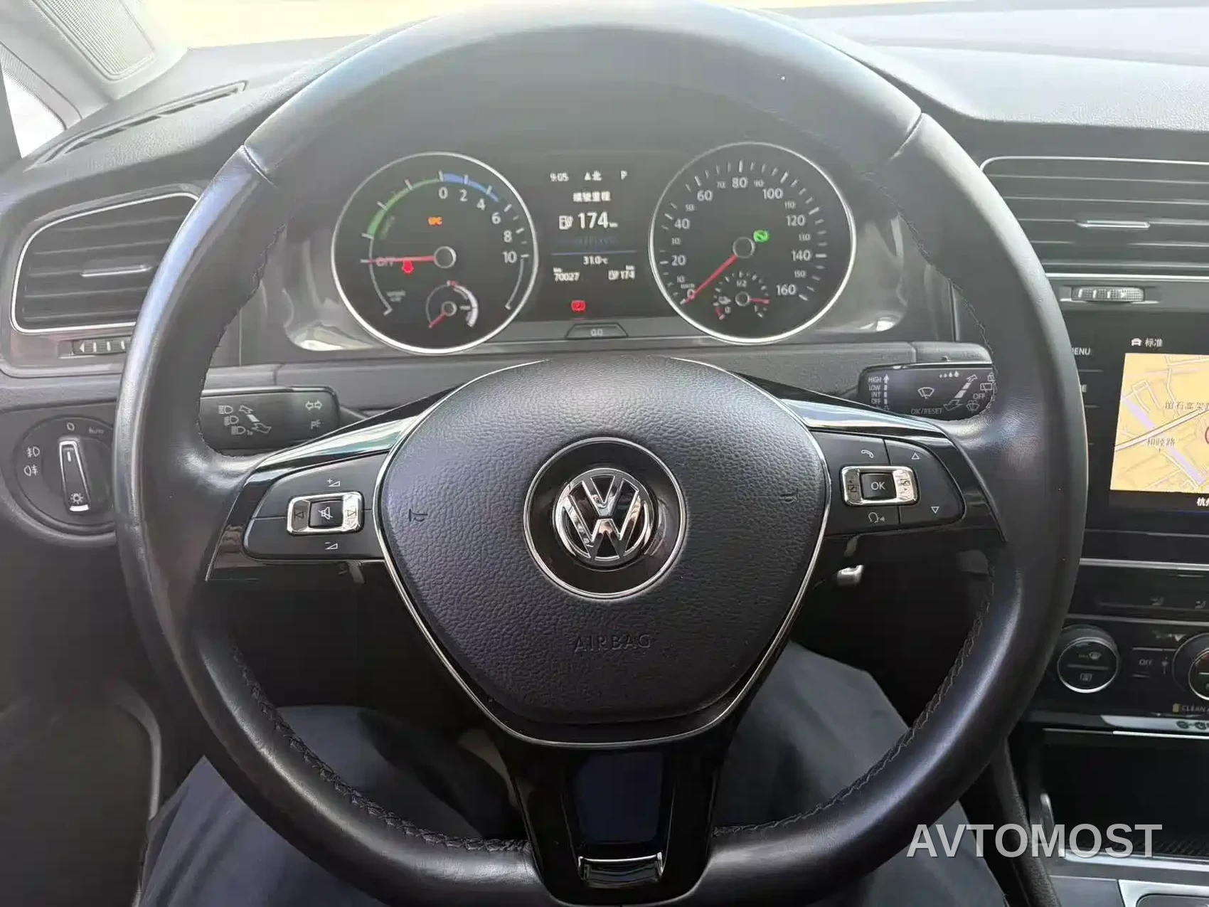 Volkswagen Golf Electric 2020 Chi — фото 20