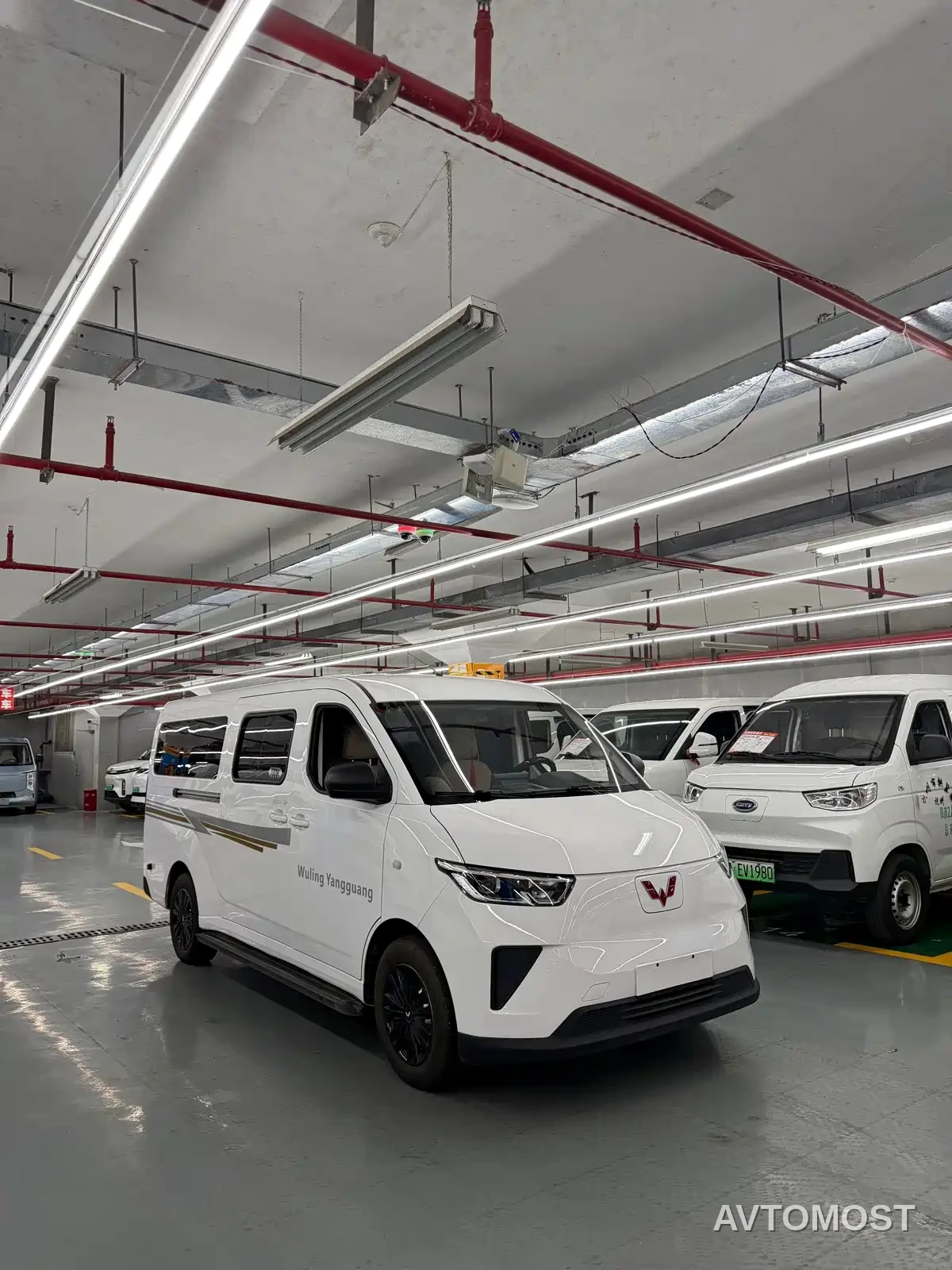 Wuling Yangguang 2026 Model 440km Passenger Van Comfort Version (9-Seater) — фото 3