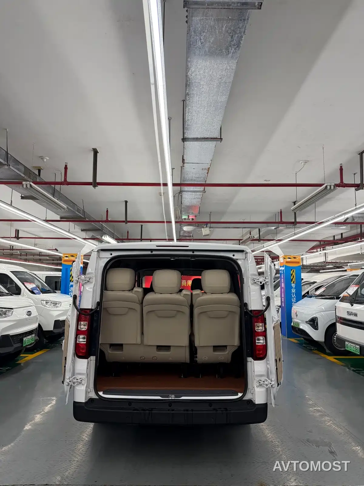 Wuling Yangguang 2026 Model 440km Passenger Van Comfort Version (9-Seater) — фото 7
