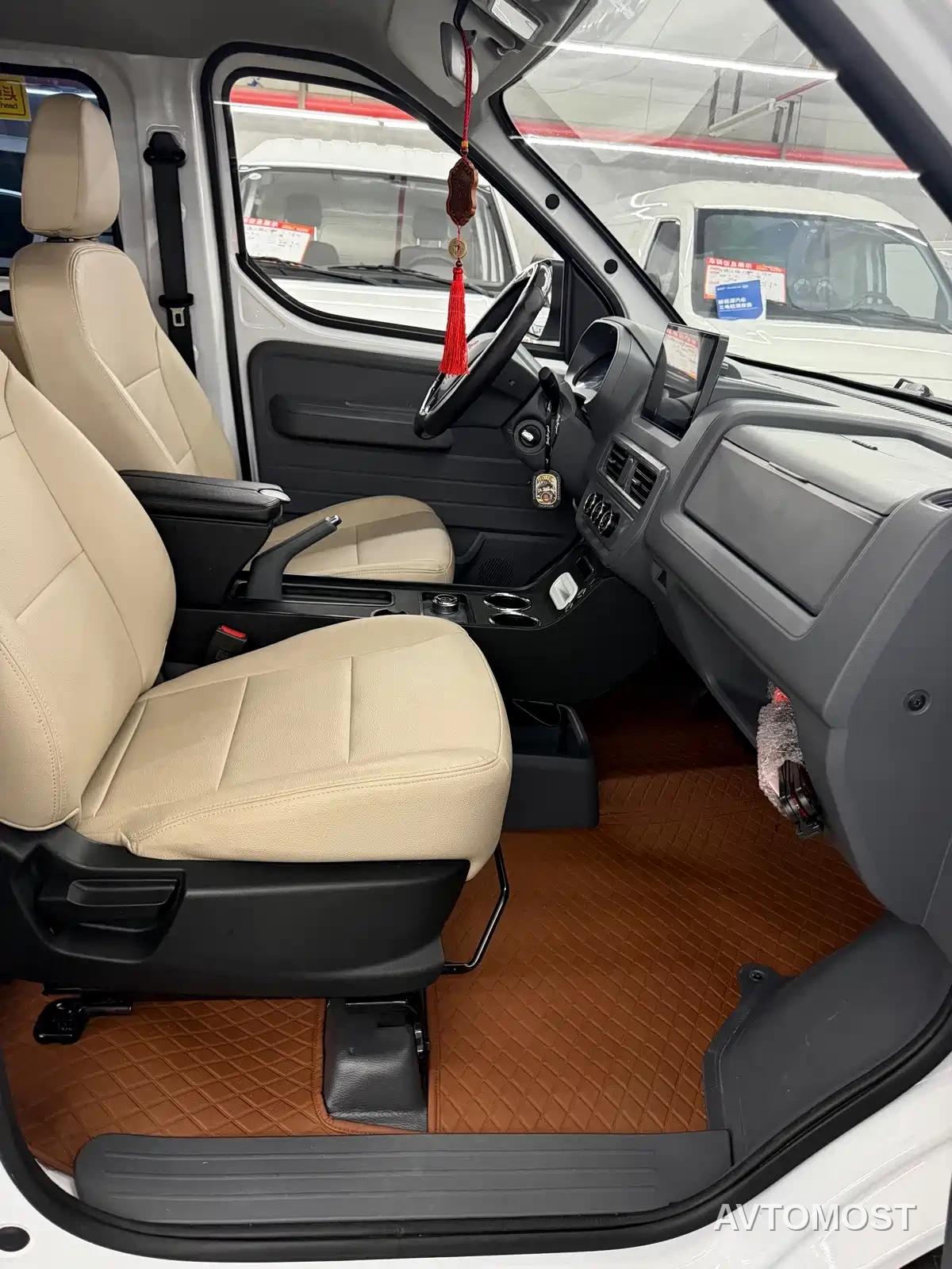 Wuling Yangguang 2026 Model 440km Passenger Van Comfort Version (9-Seater) — фото 10
