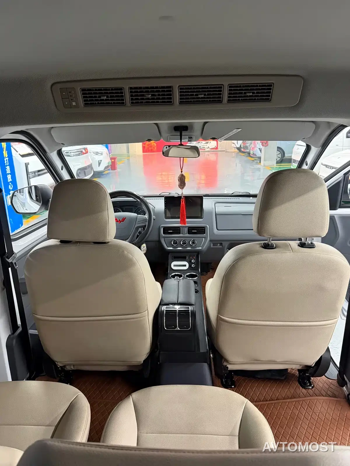 Wuling Yangguang 2026 Model 440km Passenger Van Comfort Version (9-Seater) — фото 12