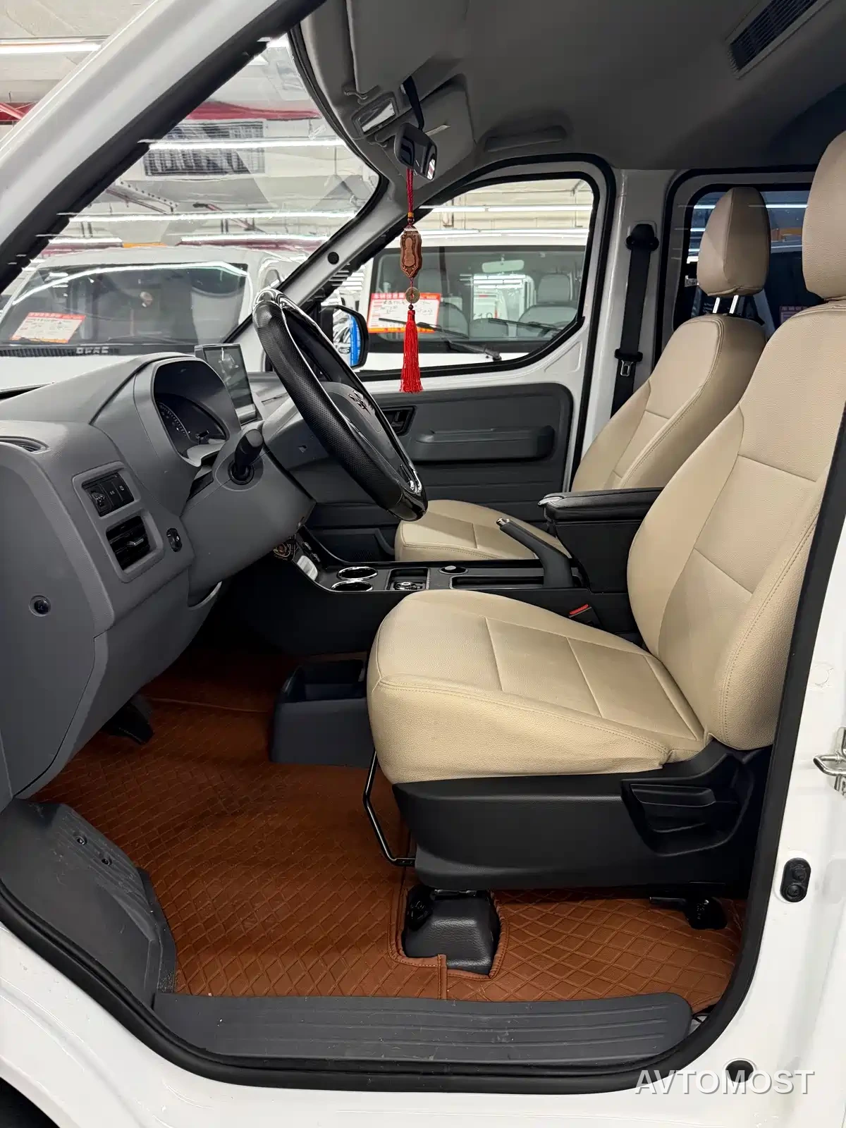 Wuling Yangguang 2026 Model 440km Passenger Van Comfort Version (9-Seater) — фото 14