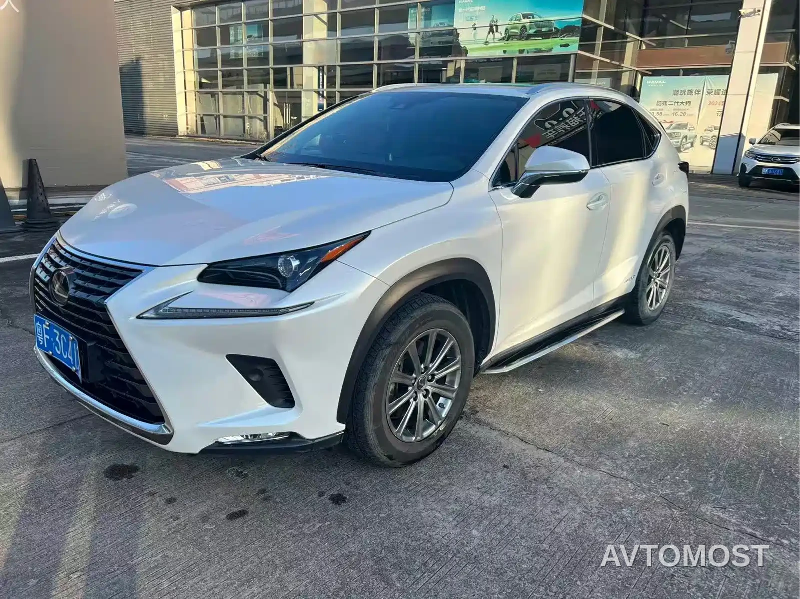 Lexus NX 2020 300h FWD F Sport China V — фото 1