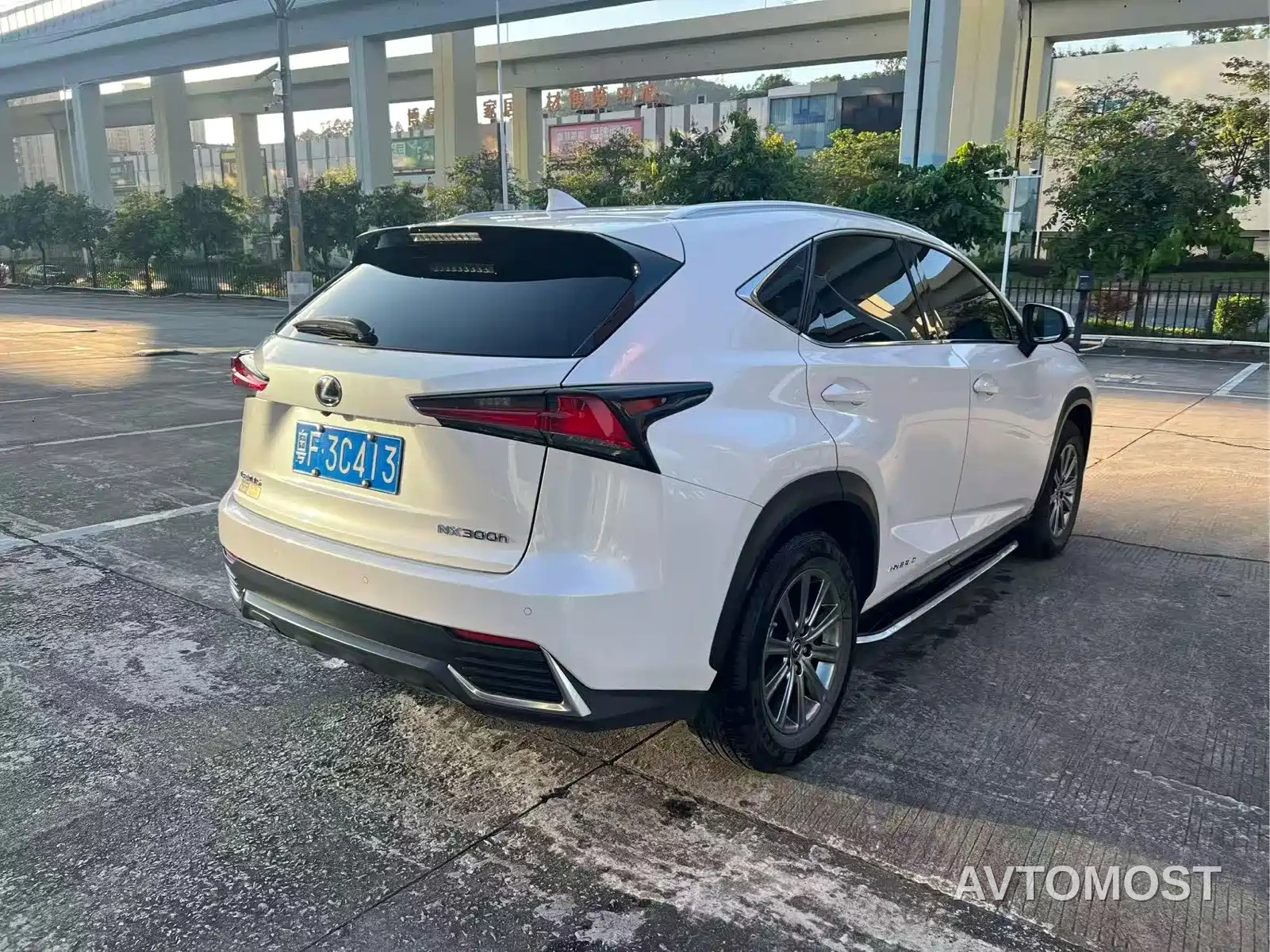 Lexus NX 2020 300h FWD F Sport China V — фото 3