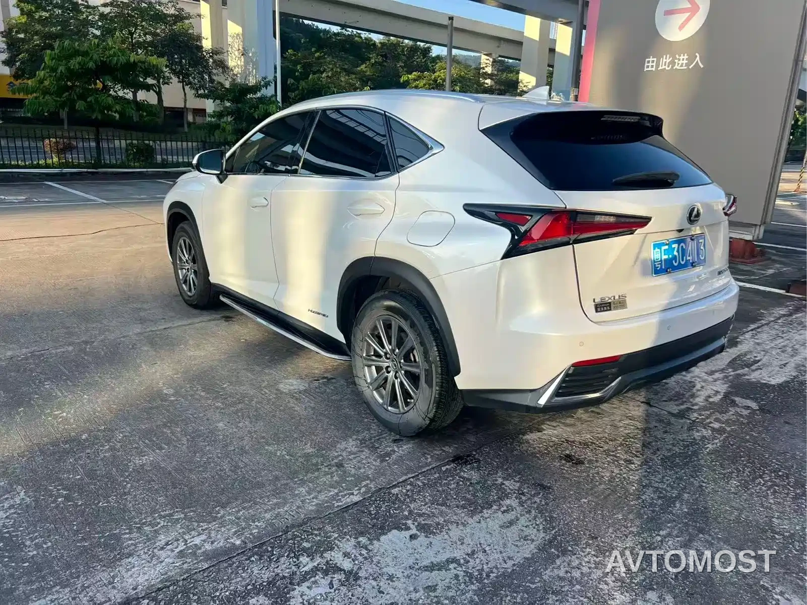 Lexus NX 2020 300h FWD F Sport China V — фото 4