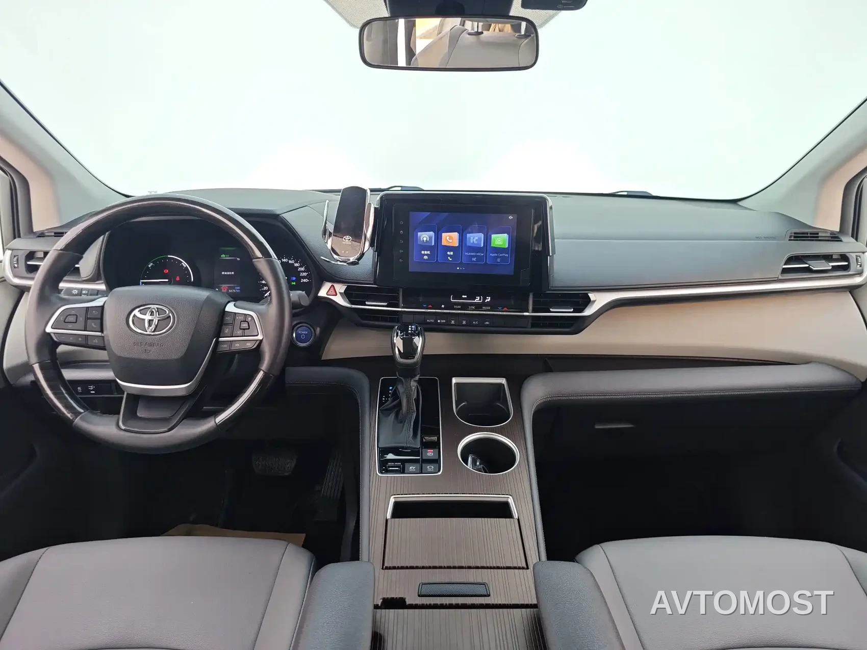 Toyota Granvia 2023 2.5L Hybrid Comfort Edition — фото 9