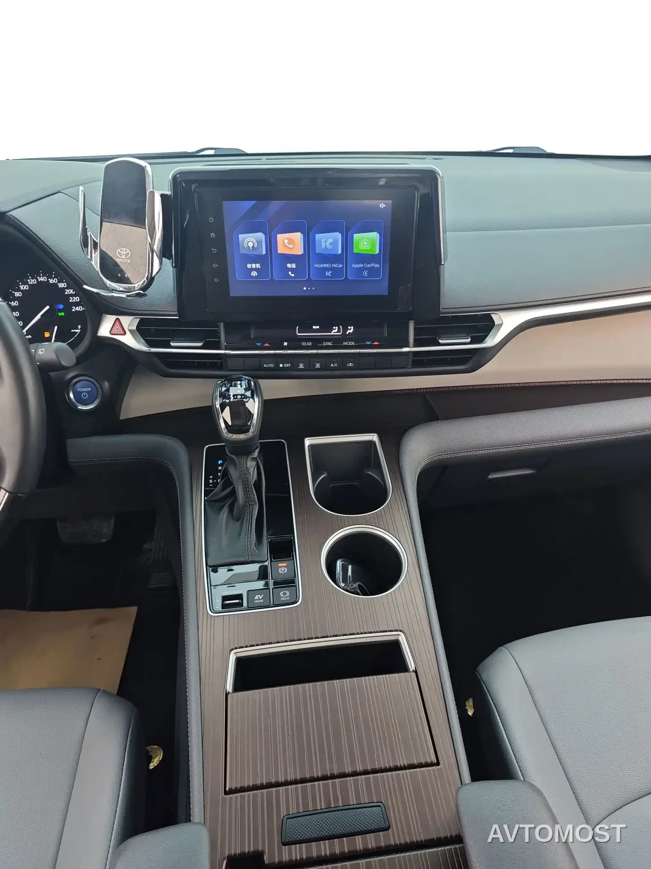 Toyota Granvia 2023 2.5L Hybrid Comfort Edition — фото 21