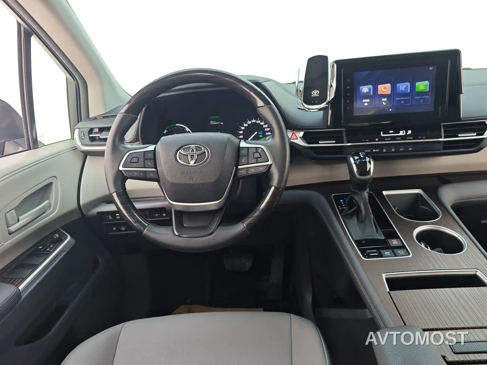 Toyota Granvia 2023 2.5L Hybrid Comfort Edition — фото 22
