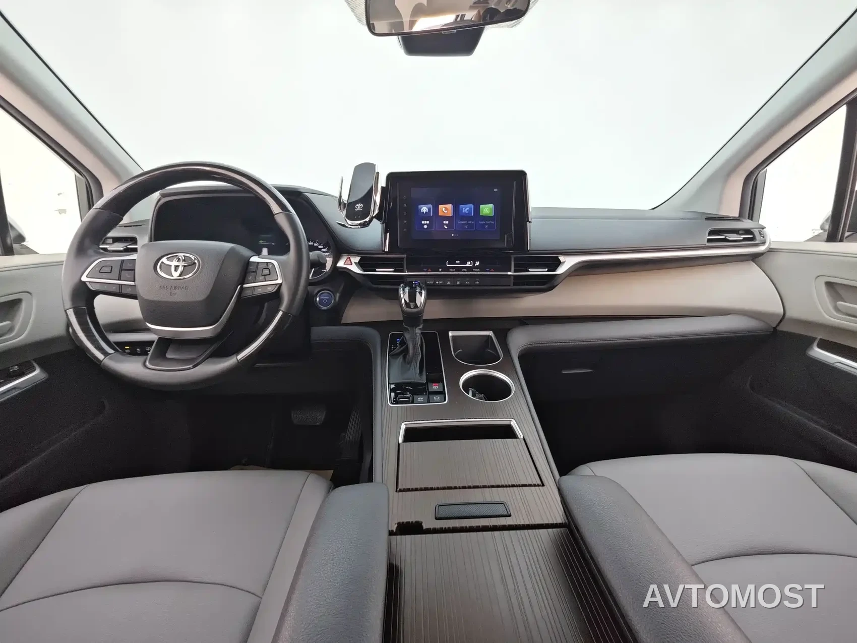 Toyota Granvia 2023 2.5L Hybrid Comfort Edition — фото 23