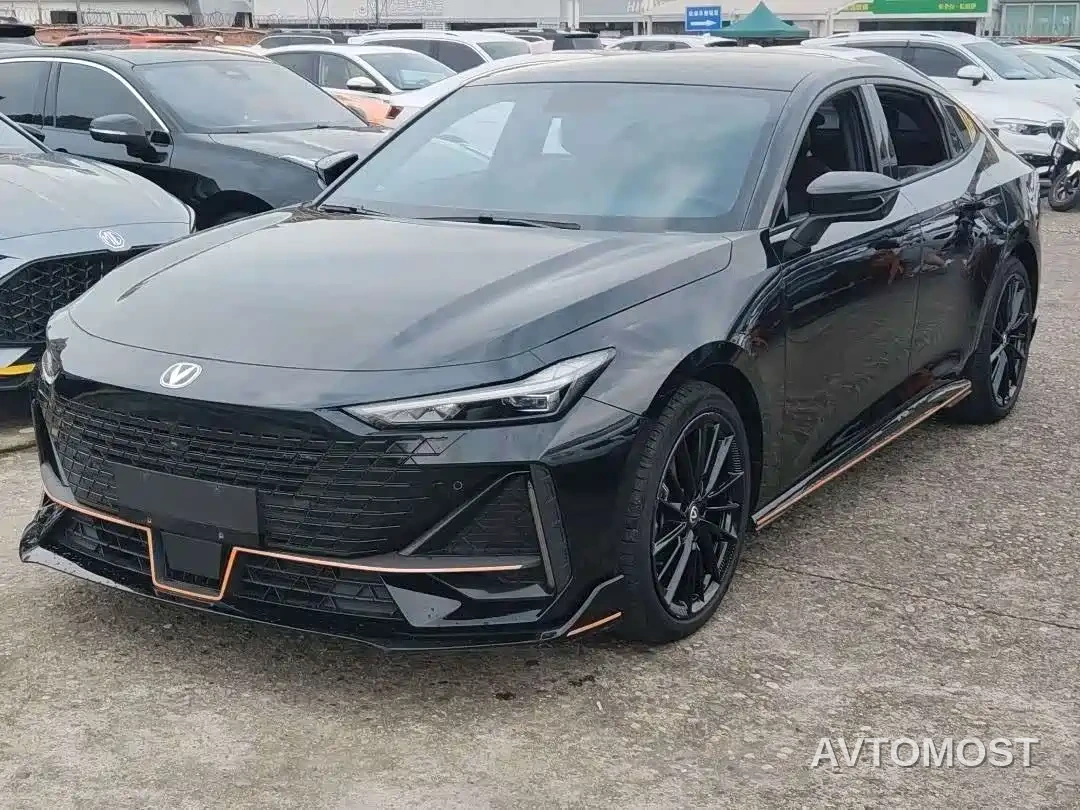 Changan UNI-V 2022 1.5T Sport Edition — фото 2