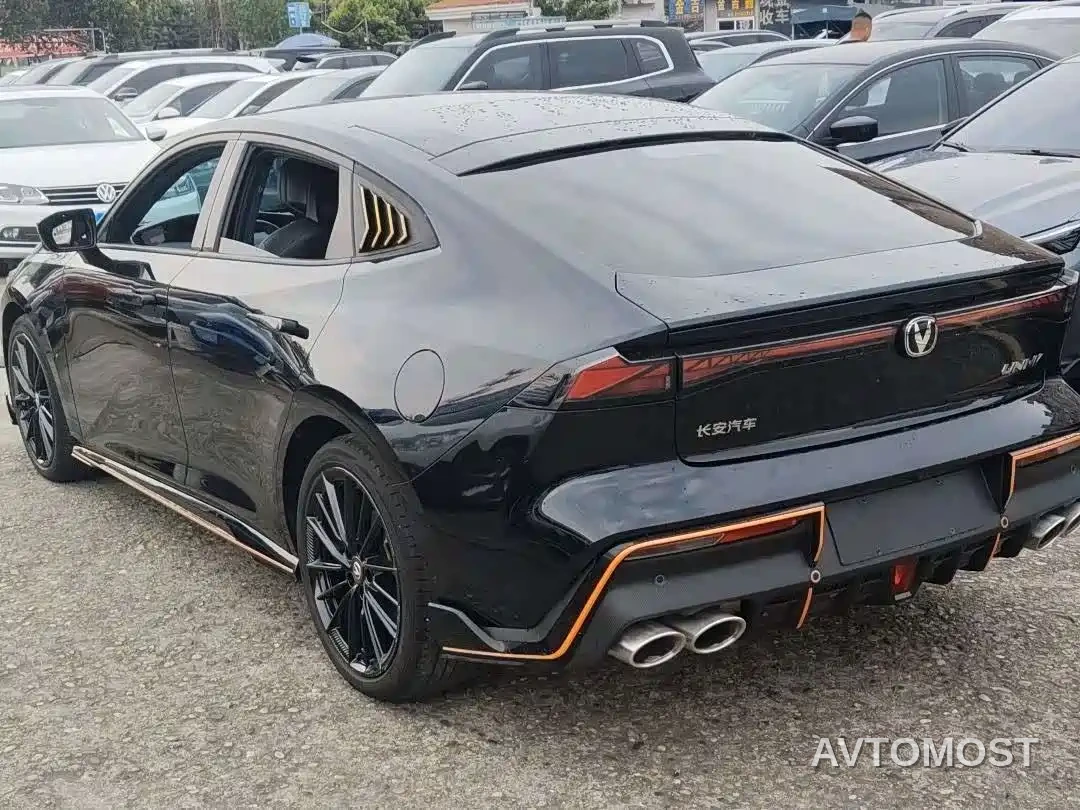 Changan UNI-V 2022 1.5T Sport Edition — фото 10