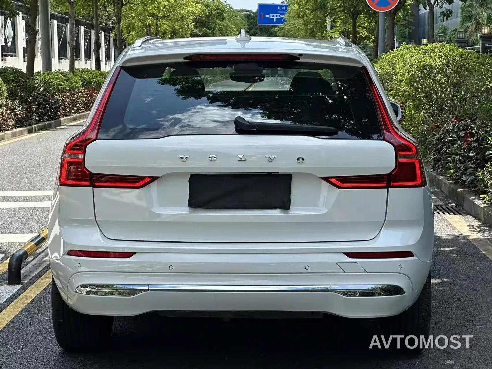 Volvo XC60 2024 B5 AWD Zhiyuan Luxury Edition — фото 8