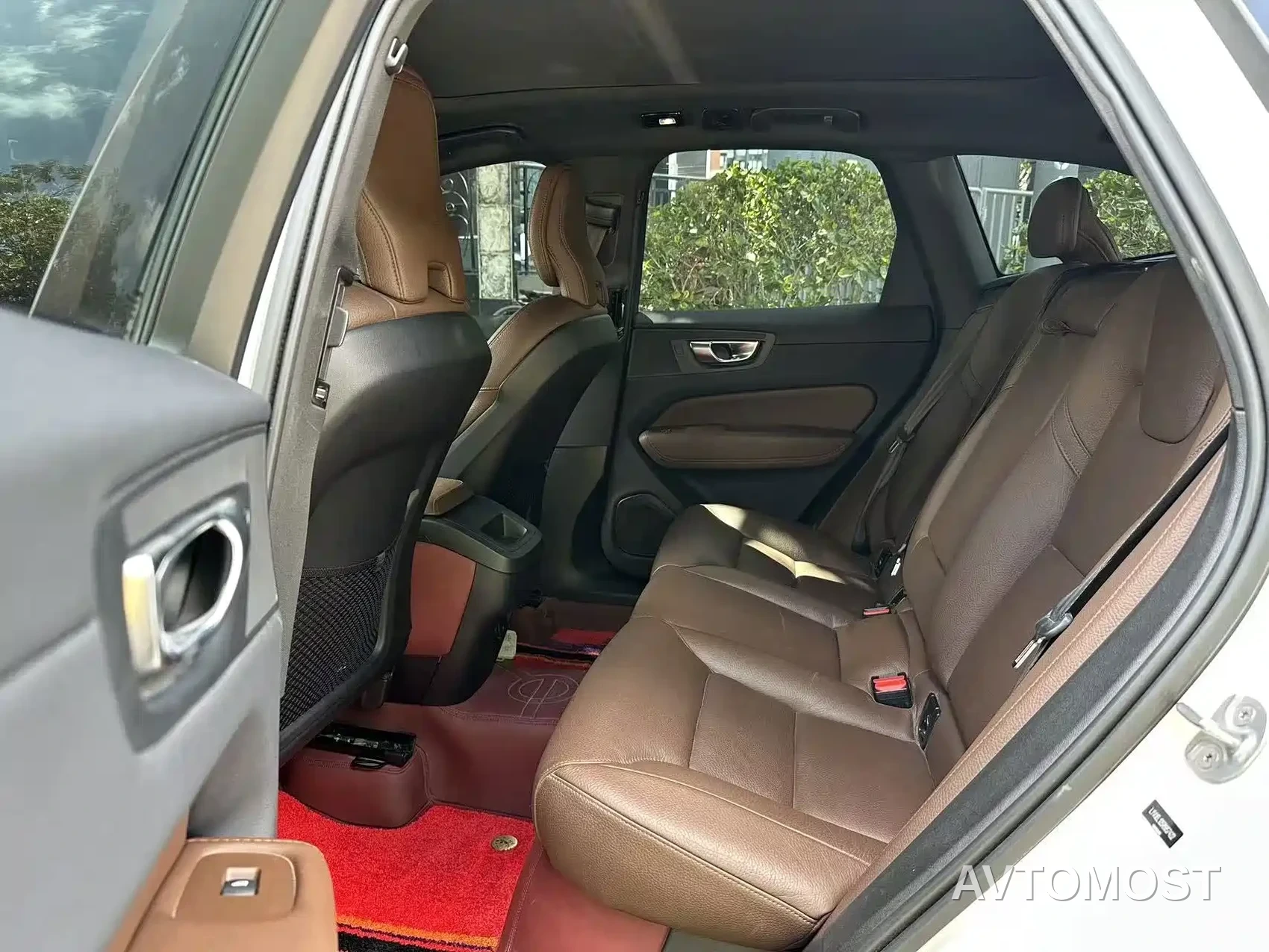 Volvo XC60 2024 B5 AWD Zhiyuan Luxury Edition — фото 12