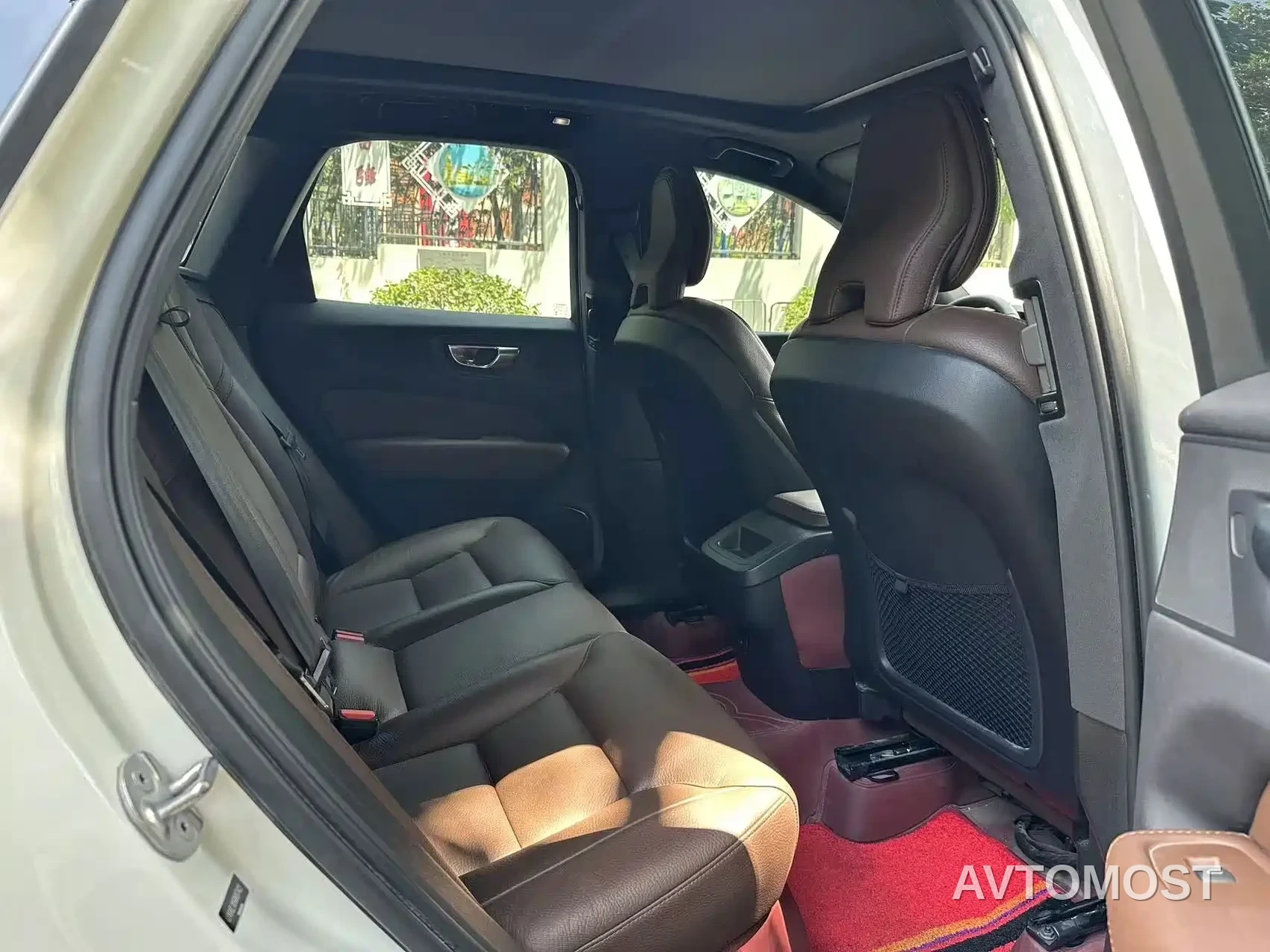 Volvo XC60 2024 B5 AWD Zhiyuan Luxury Edition — фото 13