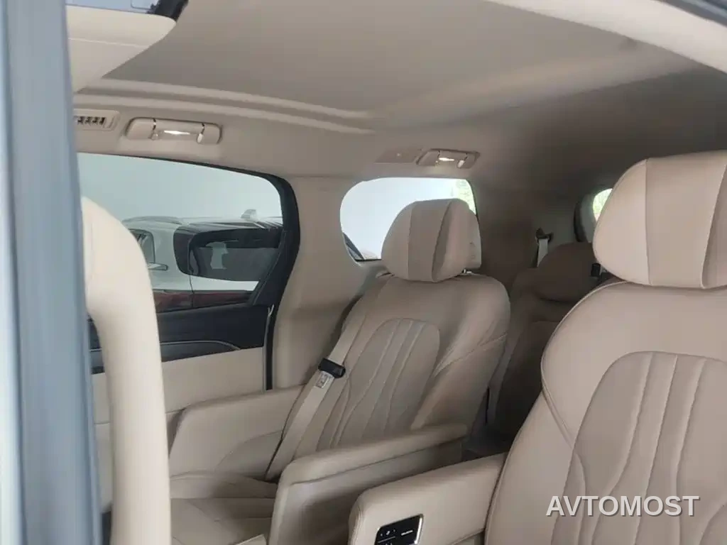 Buick GL8 New Energy 2025 Land Honor Premium Edition 7-Seater — фото 18