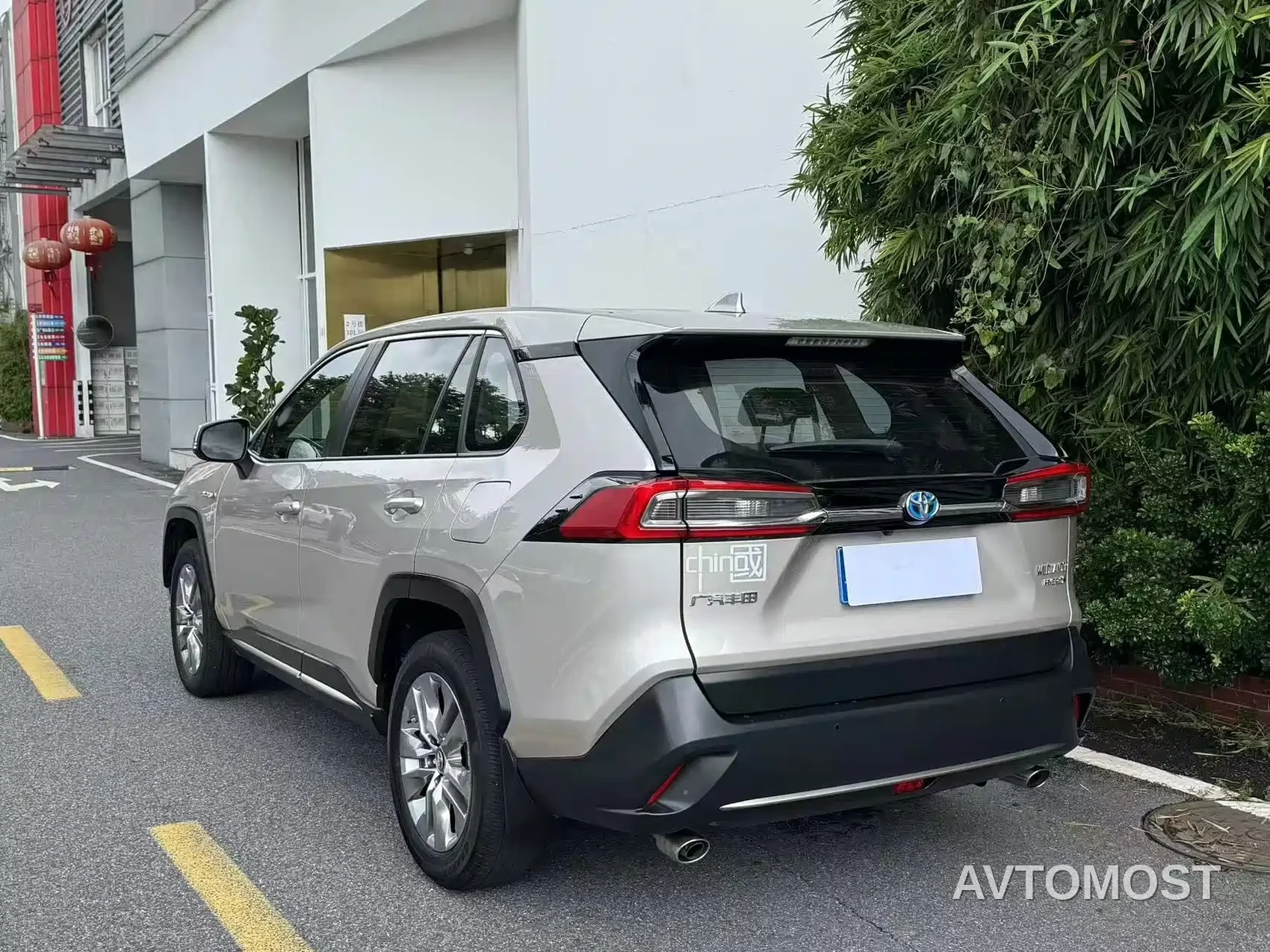 Toyota Wildlander 2020 Dual Engine 2.5L E-CVT FWD Luxury — фото 4