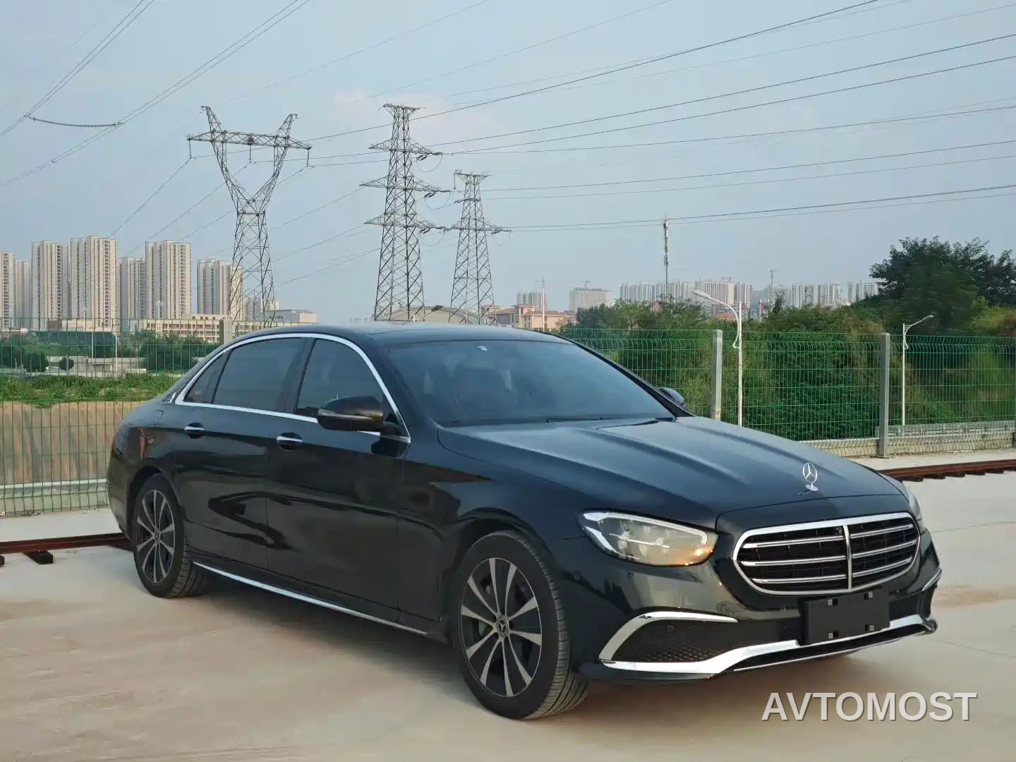Mercedes-Benz E-Class New Energy 2022 E 350 e L Plug-in Hybrid Sedan — фото 3