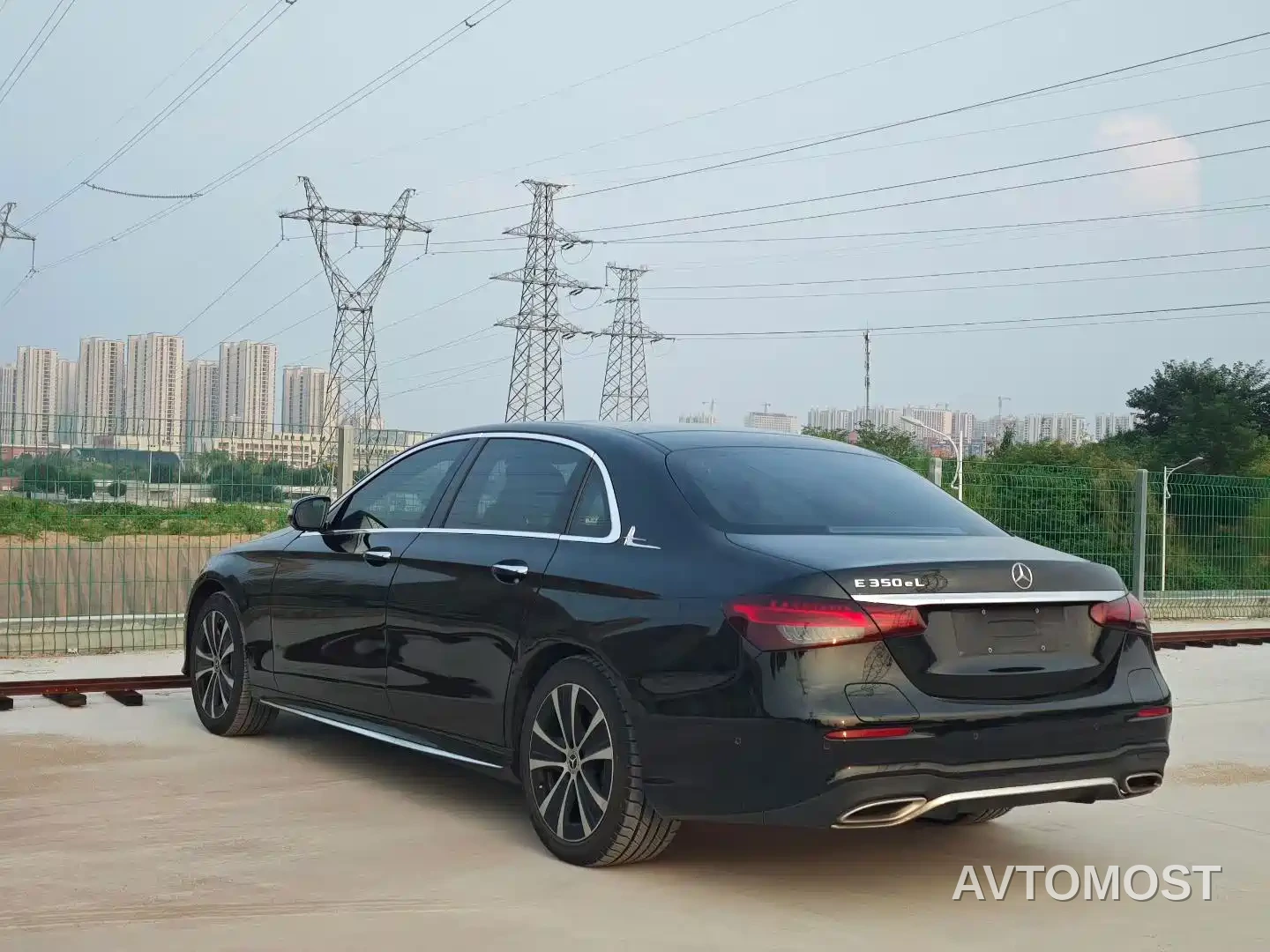 Mercedes-Benz E-Class New Energy 2022 E 350 e L Plug-in Hybrid Sedan — фото 9