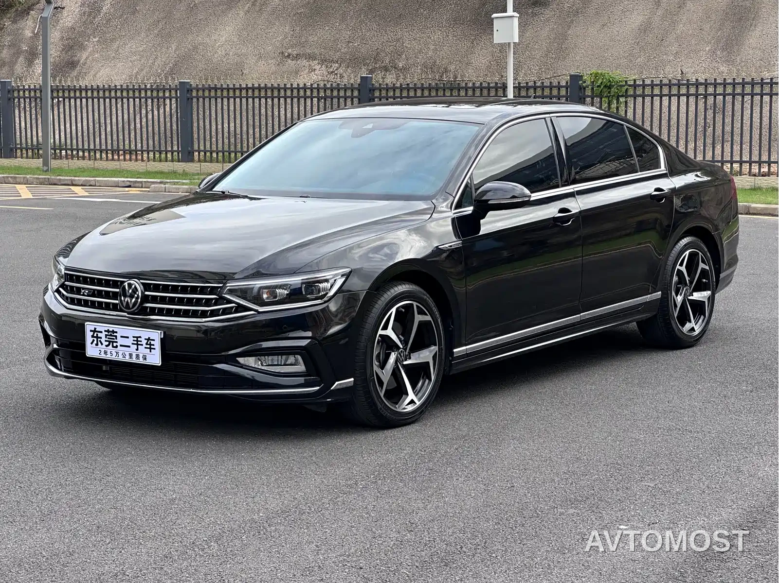 Volkswagen Magotan 2024 2 Million Units Public Sharing Edition 330TSI DSG Luxury — фото 1
