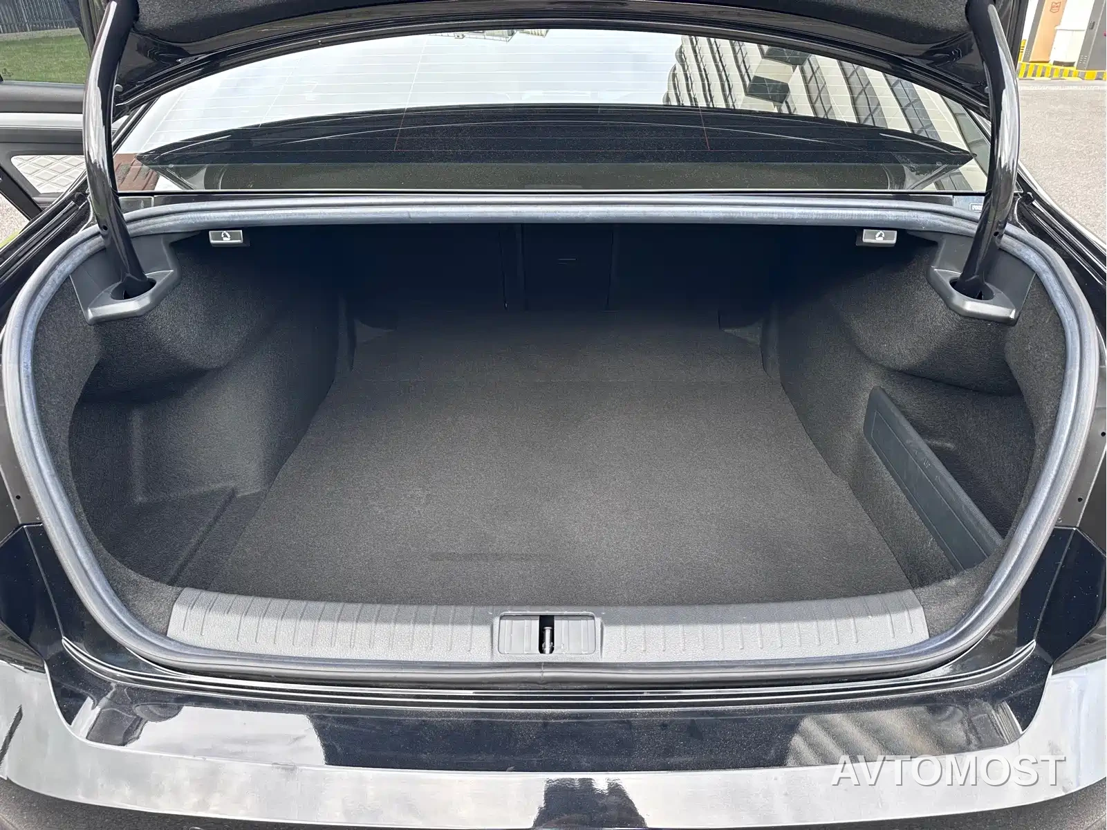 Volkswagen Magotan 2024 2 Million Units Public Sharing Edition 330TSI DSG Luxury — фото 4