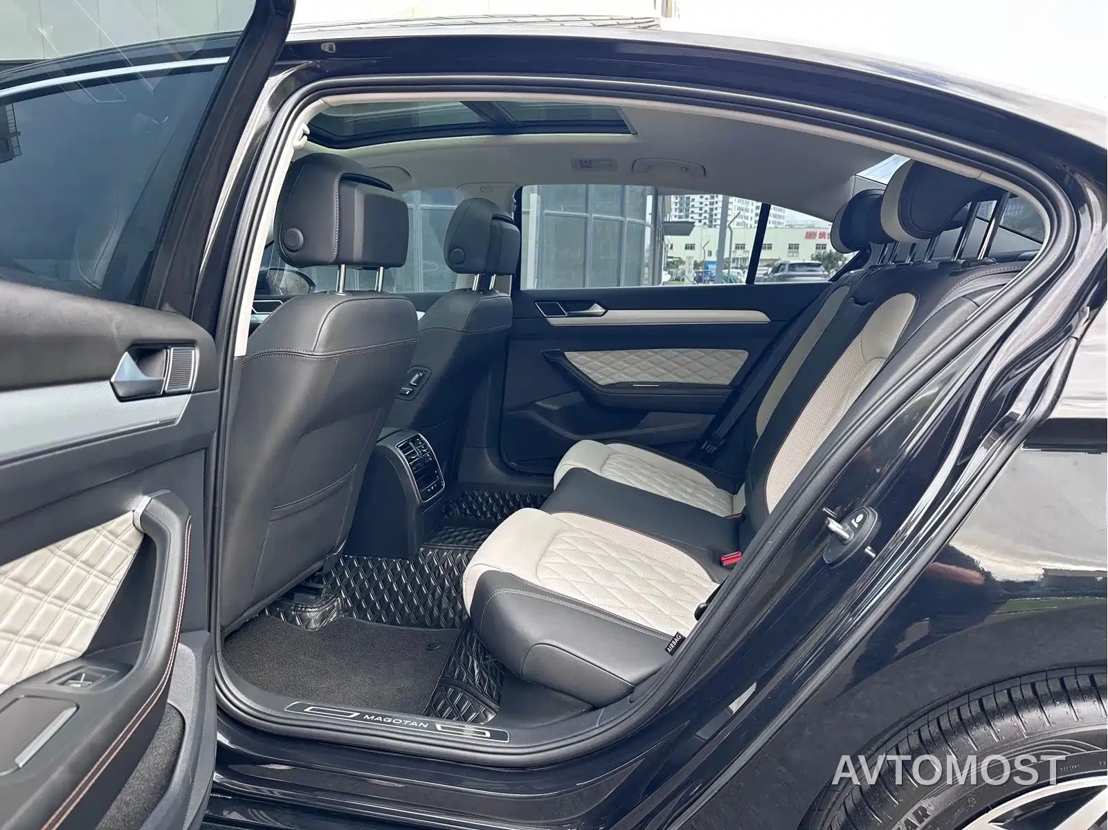 Volkswagen Magotan 2024 2 Million Units Public Sharing Edition 330TSI DSG Luxury — фото 6