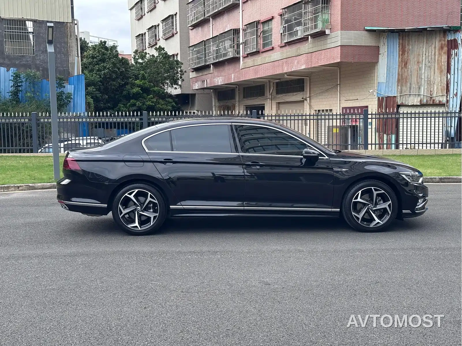Volkswagen Magotan 2024 2 Million Units Public Sharing Edition 330TSI DSG Luxury — фото 7
