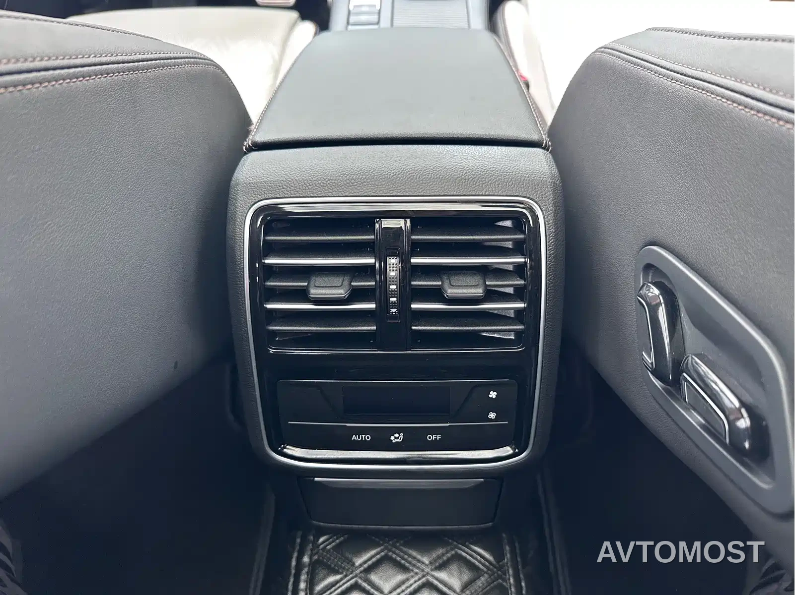 Volkswagen Magotan 2024 2 Million Units Public Sharing Edition 330TSI DSG Luxury — фото 12
