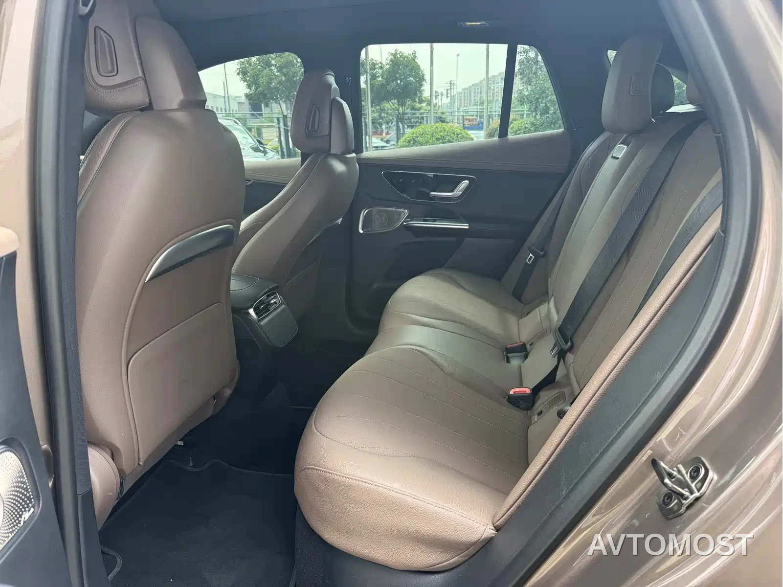 Mercedes-Benz EQE SUV 2023 350 4MATIC Luxury Edition — фото 15