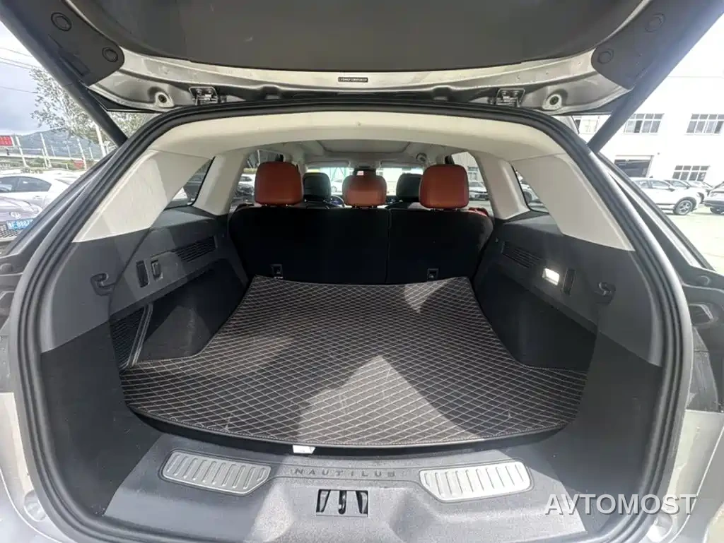 Lincoln Nautilus 2025 2.0T AWD Premium Hybrid — фото 10