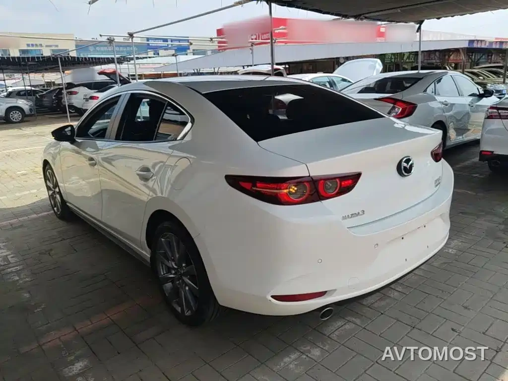 Mazda3 Axela 2021 2.0L Automatic Quality Shine — фото 4