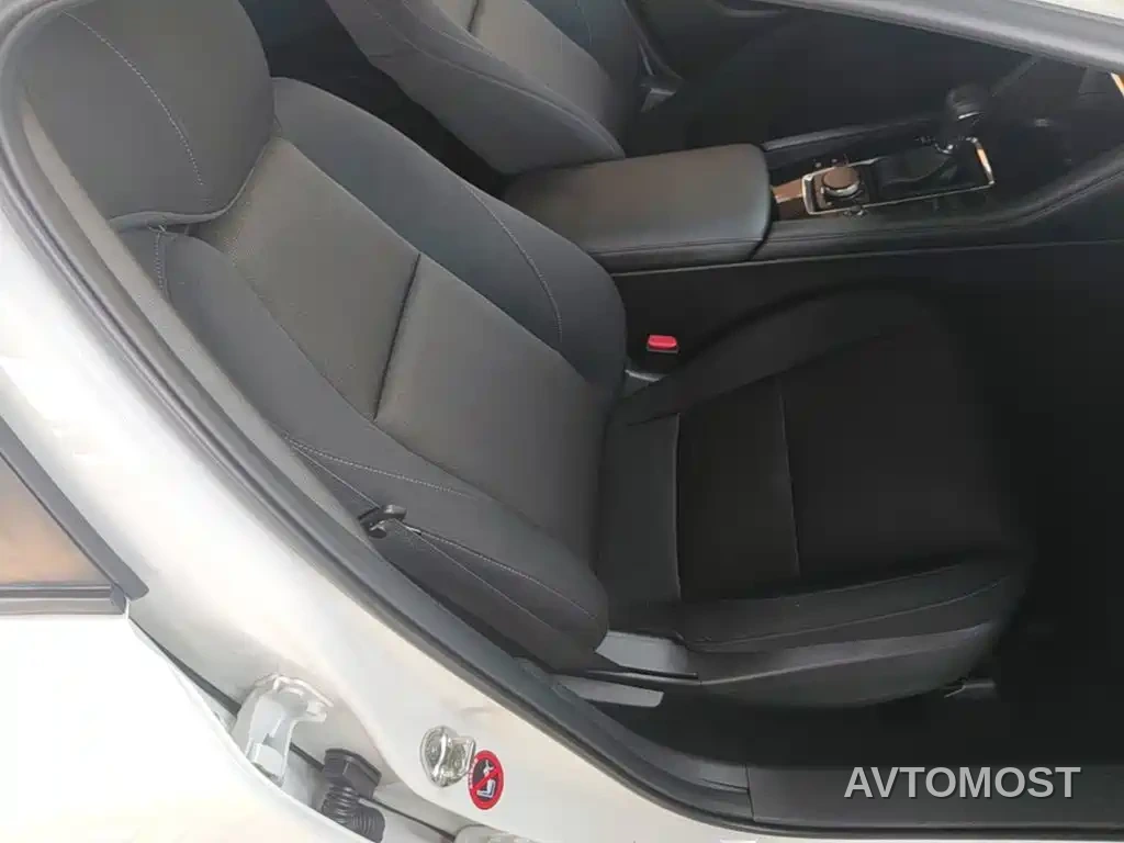 Mazda3 Axela 2021 2.0L Automatic Quality Shine — фото 24