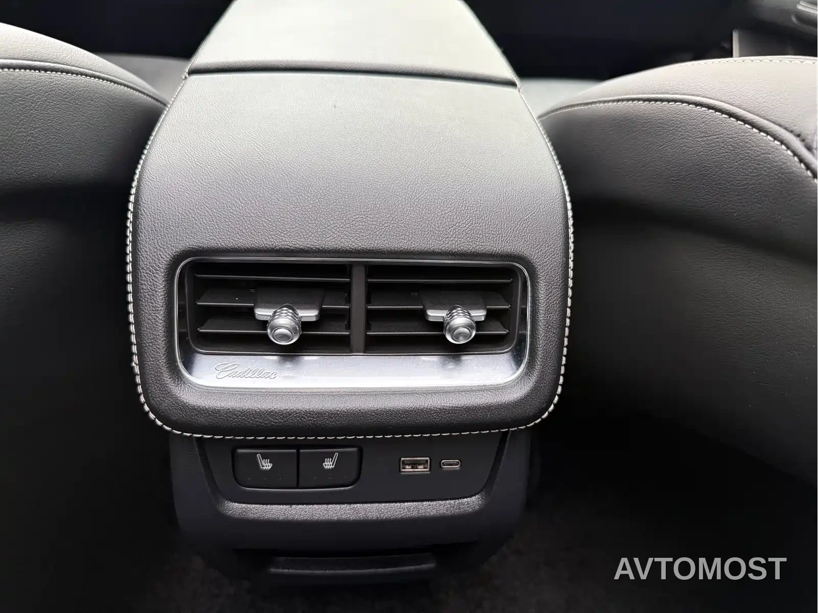 Cadillac XT5 2025 2.0T Premium Model — фото 22