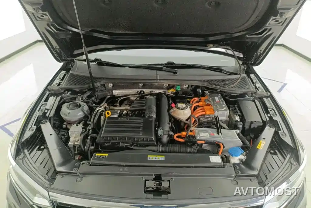 Volkswagen Magotan GTE Plug-in Hybrid 2020 GTE Premium Model — фото 10